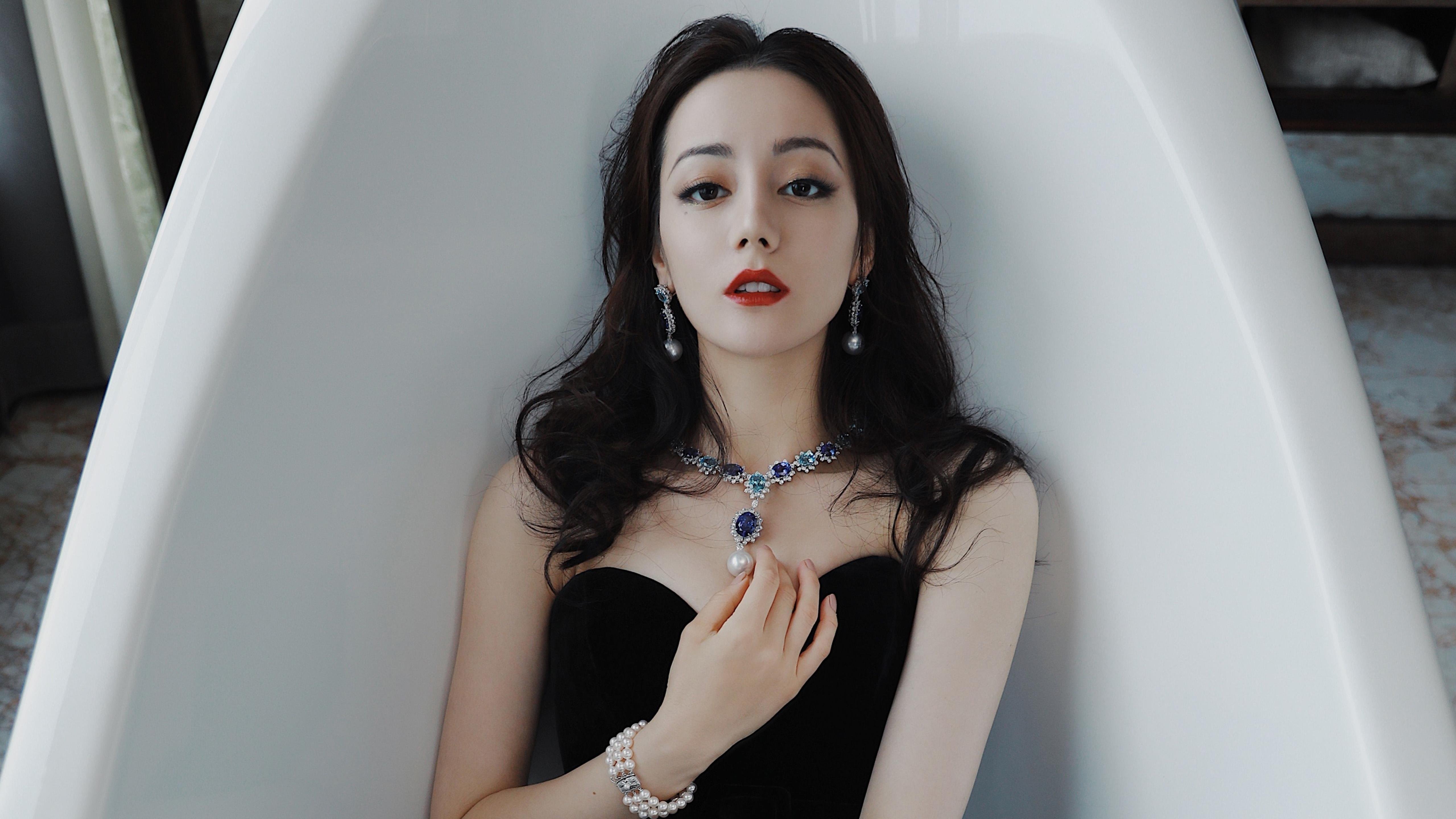 美国队在巴黎奥运会比赛中多次利用边路进攻,奥运会美国地区队