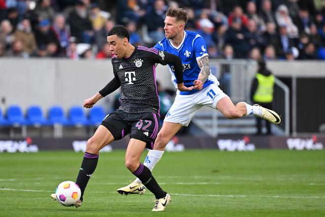 德甲传奇球员的故事，回顾不朽的足球记忆。的简单介绍