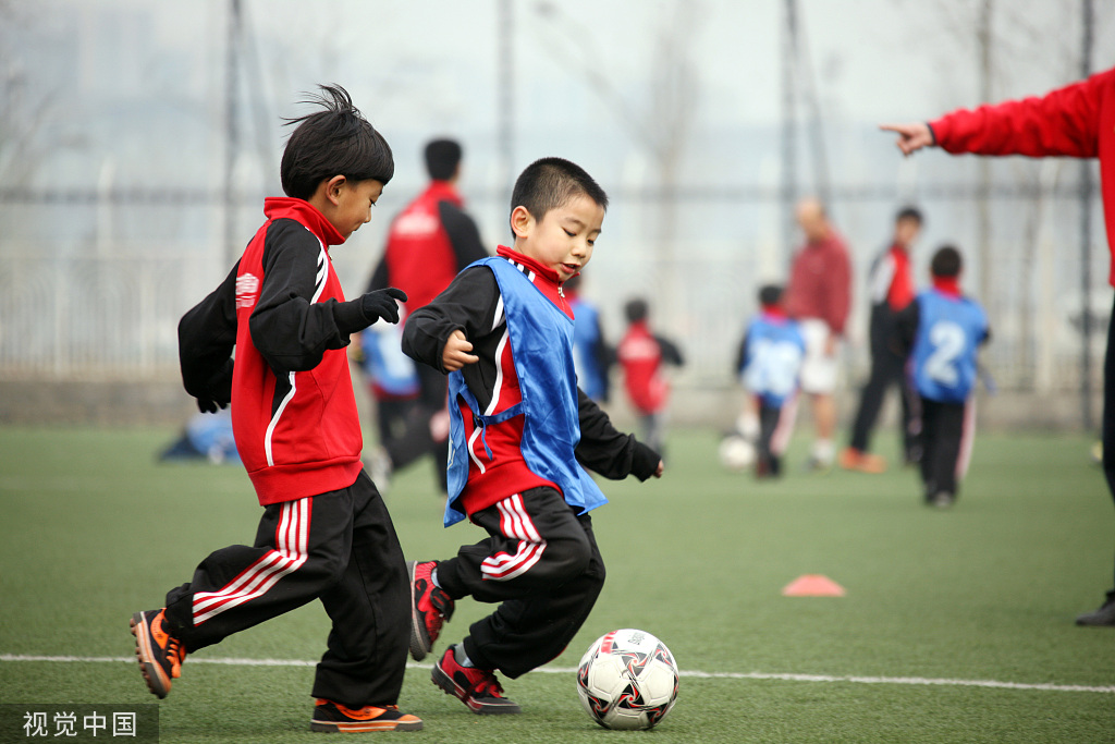 包含足球在中国的文化渗透，如何影响大众生活。的词条